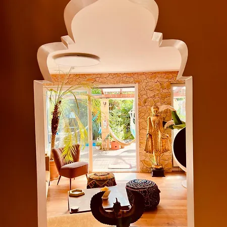 Casa *